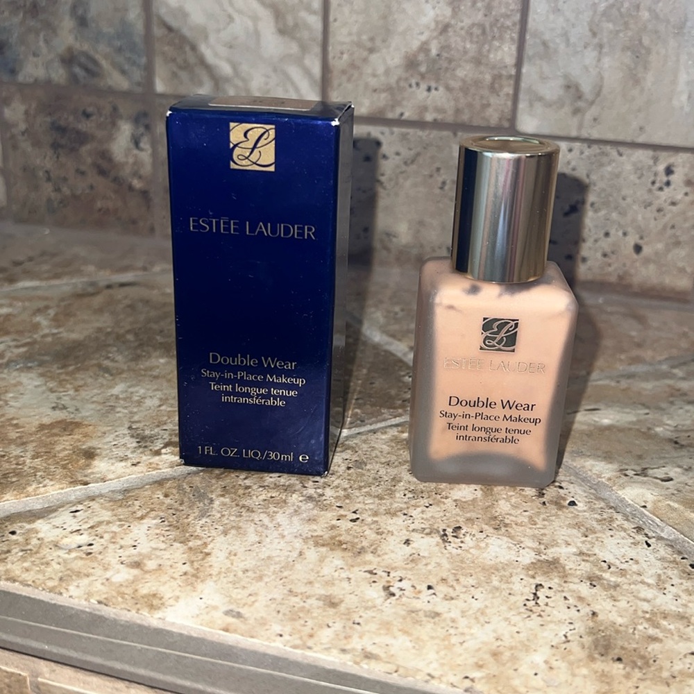 Estée Lauder Double Wear makeup